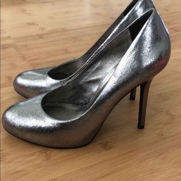 Metallic Tory Burch heels - Picture 2 of 8